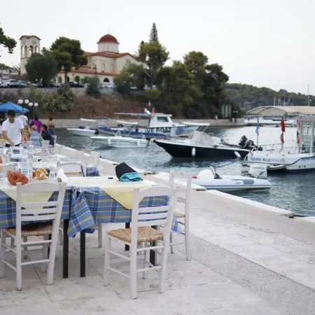Villa Arian with great sea view, great pool and 6 minutes walk from the beach Отели в г. Эпидавр