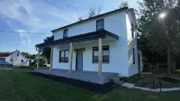 Charming 3-bedroom house with porch and yard in Winchester - 3-Star