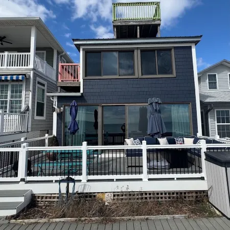 3 bedroom, waterfront cottage on the shores of the Chesapeake Bay.