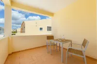 Spacious Villa - Walk to Beach & City Center