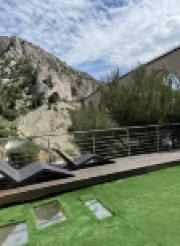 Blue coast, 200 metres from the sea, superb view, jacuzzi Hotels in Le Rove