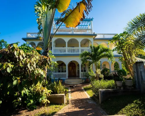 Villa Near Falmouth Jamaica799/Night up to 15 Guest. Hotels in Falmouth