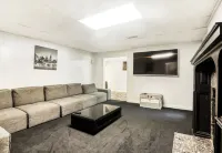 New Listing!! Spacious 7BR 4BA Single Family Home W/Pool Hot Tub & Game Room