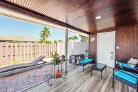 Naples Coastal Paradise Getaway By Vanderbilt Beach, Mercado and Whole Foods