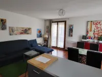 T2 Avignon Climatisé Intra Muros Spacieux et Lumineux