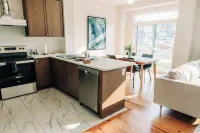 Brand New contemporary 4 bedroom nestled in nature Hotels in Pickering