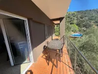 Superb sea view apartment with private pool! 5 minutes from the center.