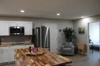 Luxury 2-bedroom apartment in excellent Manlius with WiFi, AC