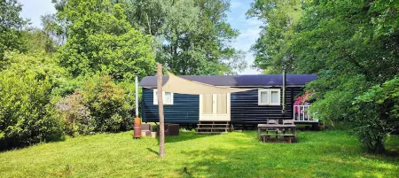 Ruime Pipowagen aan het bos in Dwingeloo Отели в г. Вестервелд