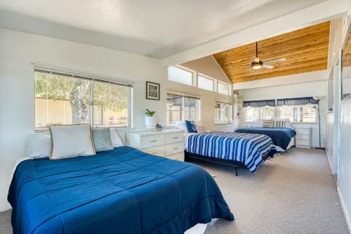 Lakefront Cabin on Silverado Beach