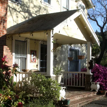 Bear Flag Inn
