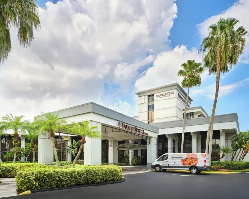 DoubleTree by Hilton Hotel & Executive Meeting Center Palm Beach Gardens Hotels in Palm Beach County