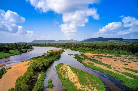 Sandy Feet Retreat on LBJ - Pool, Hot Tub, Kayaks