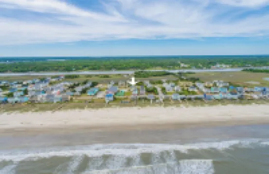 Beachski's Bungalow 2 Bedroom, 2 Bath with Pool and Tennis, Privat Beach Access!