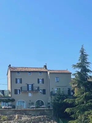 Villa Eleonora Italia, a Luxurious, Spacious Private Vacation Villa Hotel in zona Motodromo Castelletto di Branduzzo