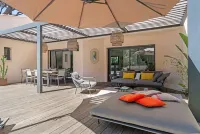 St-Tropez villa 5 Bedroom route des plages Hotels in Gassin