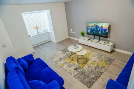 Cosy 3 Bedroom House Set In Manchester Free wifi & private parking Отели рядом с достопримечательностью «Ли Спортс Виллидж»