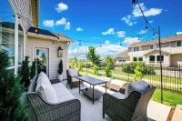 Gym. Kid Friendly. Adults Retreat. Bedroom TV's Pullout Couch. Private. Spa Tub.