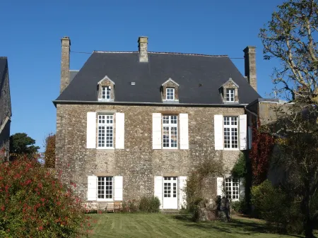 Demeure Historique - Village D'agon - 800m de la Plage