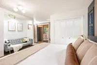 Epic Lake Mt View/Hot Tub/Firepit /KingBed/Kayak/AC Hotels in Maple Heights-Lake Desire