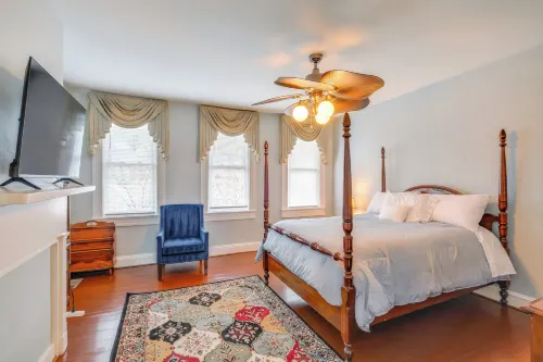 1 Mi to Dtwn: Townhome w/ Patio in Baltimore! - Condos