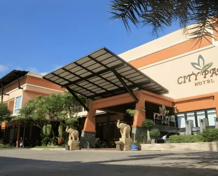 City Park Hotel Отели в г. Пхаттхалунг