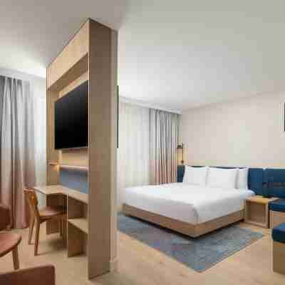 Hampton by Hilton Paris Charles de Gaulle Airport Rooms