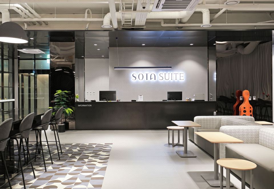 쏘타스위트 평택 고덕의 모던하고 깔끔한 로비 디자인