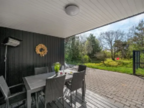 "Ursel" - 800m from the Sea