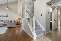 Charming family home with king bed - private pool - fast wifi - ARCADE Hotels in Mansfield