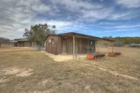 Ohana Ranch Cabin - 12 Minutes to Historic Main St Hotels in Gillespie County