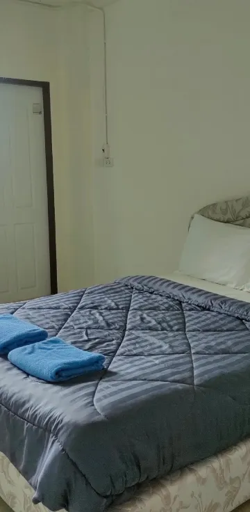 เตียงคู่พร้อมห้องน้ำรวม