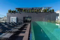 Lux Lisboa Park - สระว่ายน้ำบนดาดฟ้า