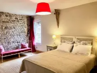 Cosy house in the Bay of Mont St Michel, bicycles available, beach 2.7 km away.