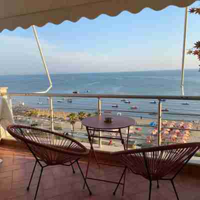 Stunning Seaview  10s Beach  AC Fast WiFi Others