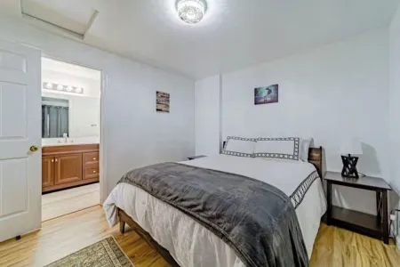 Peaceful retreat near the redwoods, ocean, and golf course! Отели в г. Бейвью