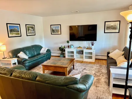 3 bedroom house in quiet State College neighborhood, 1 mile to downtown