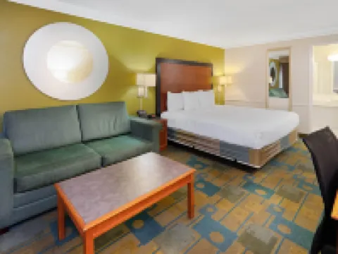 Travelodge by Wyndham Phoenix North Hotels in Phoenix