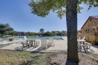 4 Mi to Tpc San Antonio: Cozy Getaway w/ Deck!