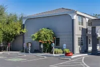 The Orchard Hotel Ukiah Wine Country Free Breakfast, Pool, & Hot Tub Hotels in Ukiah