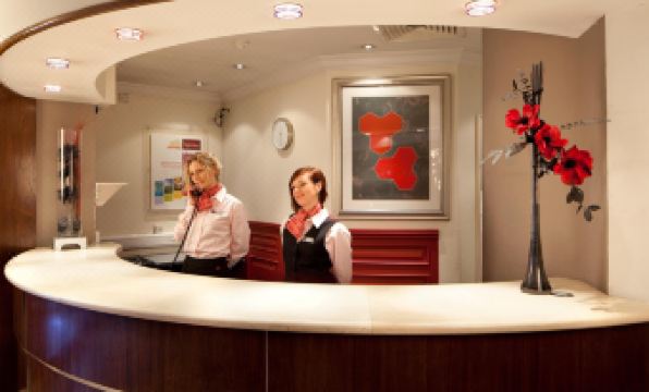 Mercure Livingston Hotel