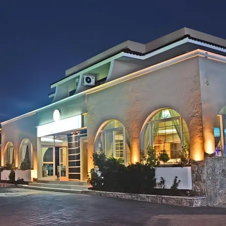 Sacallis Inn Beach Hotel