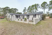 Steps to Beach: Carrabelle Family Home w/ Patio! - Beach