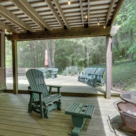 Peaceful Carrollton Retreat w/ Deck & Fire Pit!