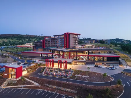 Chicken Ranch Casino Resort Отели в г. Джеймстаун