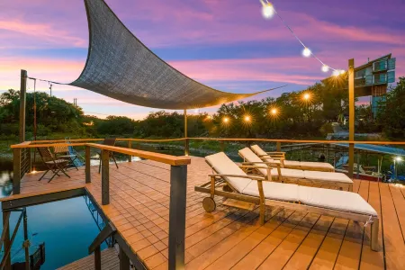 Hill Country Glamping Dome w/Hot Tub, Gym, Sauna & Cold Plunge