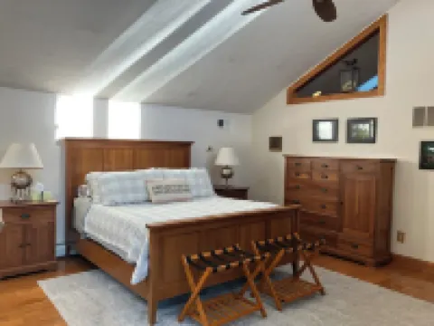 Annapolis Area Gem for Family and Friends Hotels in Parole