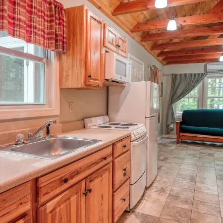 Danforth Bay Camping and RV Resort Hoteles en Freedom