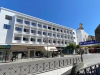 EsZentrico Suites Jerez Hotels near Cathedral of Jerez de la Frontera / Colegiata de Nuestro Señor San Salvador