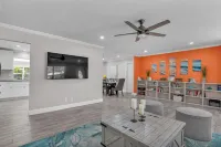 Updated Coastal 3Br w/King Bed - Outdoor Living, Private Yard, Close to Delray Hotels in Boynton Beach